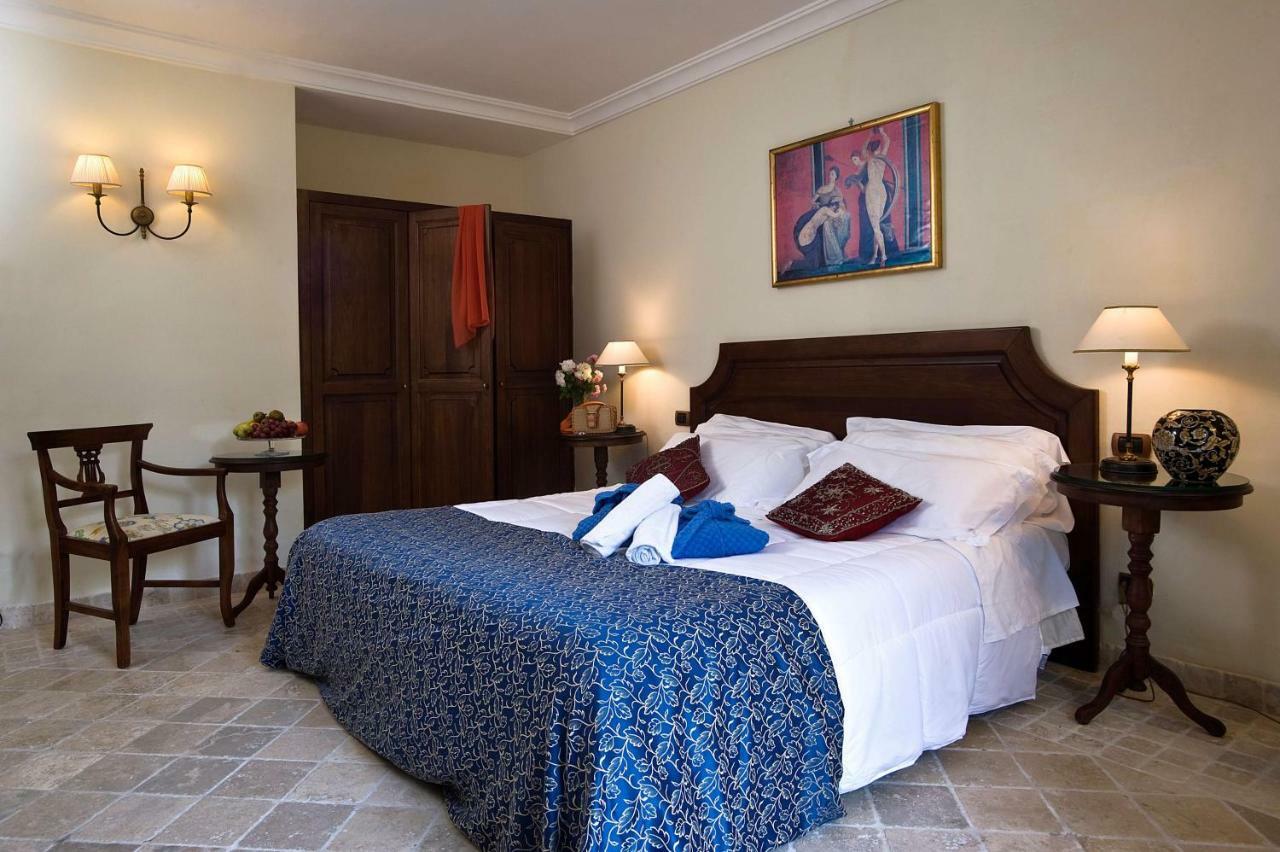 Logge Del Perugino; Sure Hotel Collection By Best Western Città della Pieve Chambre photo